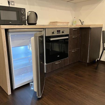 Apartment Charkovska كارلوفي فاري المظهر الخارجي الصورة
