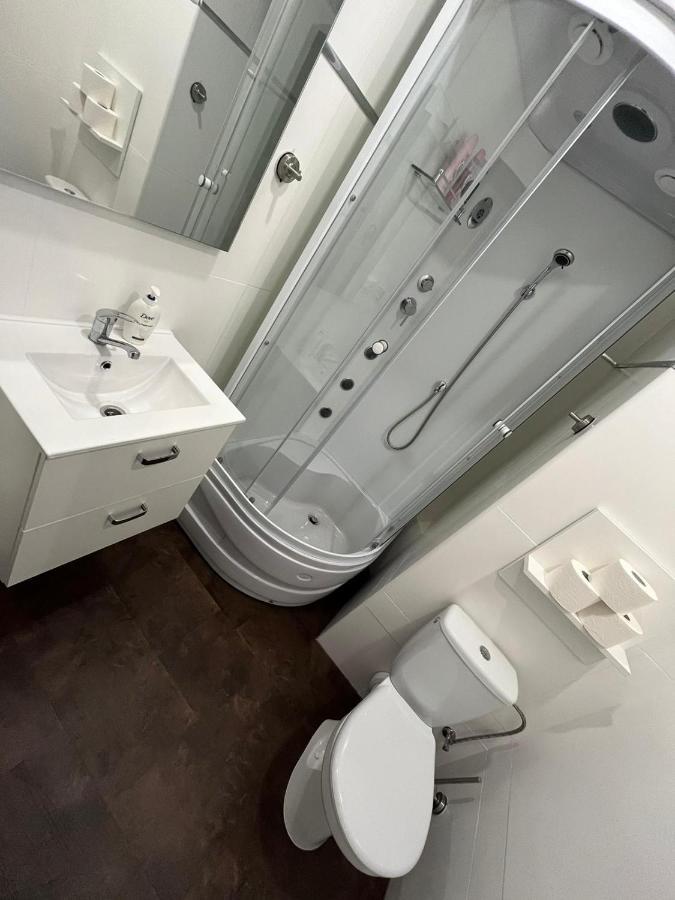 Apartment Charkovska كارلوفي فاري المظهر الخارجي الصورة