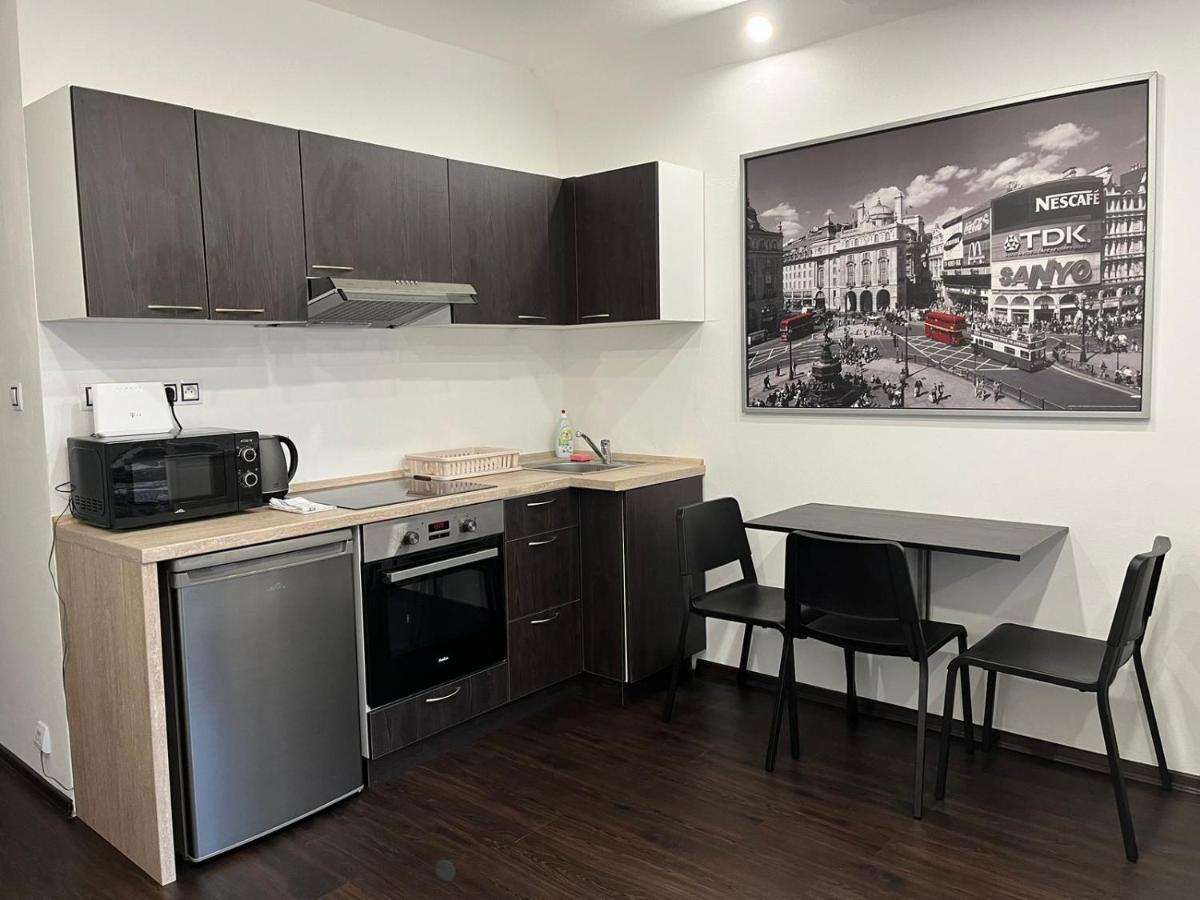 Apartment Charkovska كارلوفي فاري المظهر الخارجي الصورة