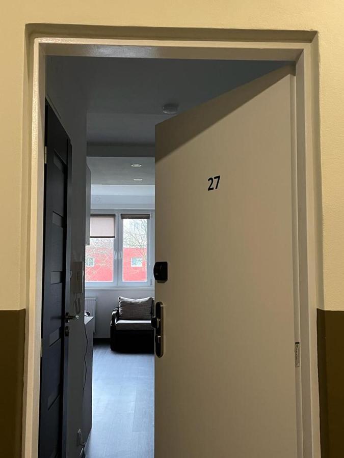 Apartment Charkovska كارلوفي فاري المظهر الخارجي الصورة
